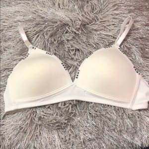 ☁️DKNY White bra☁️
